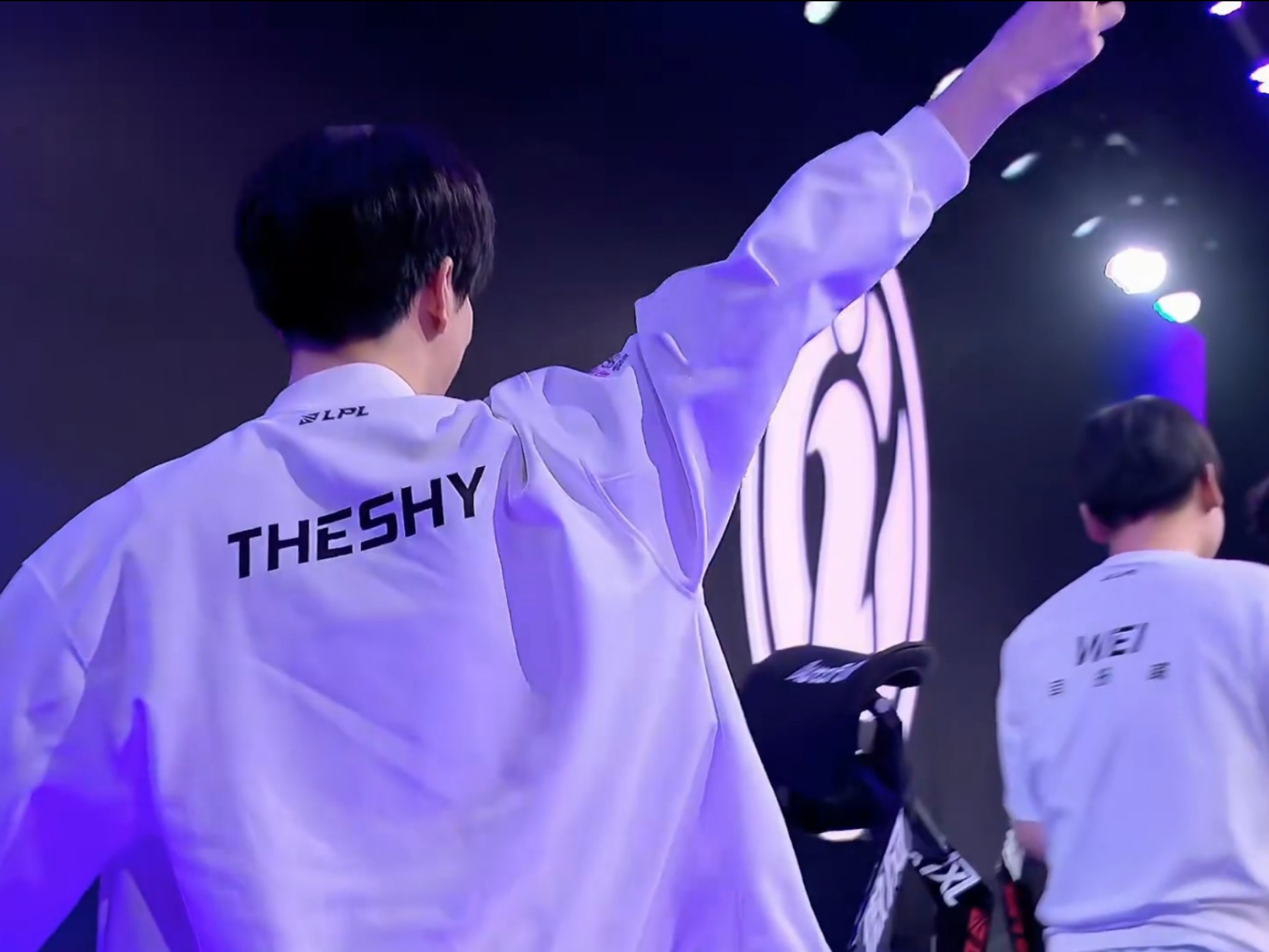 LPL春季赛今日海报大比拼：RNG：永不言弃，九九归R