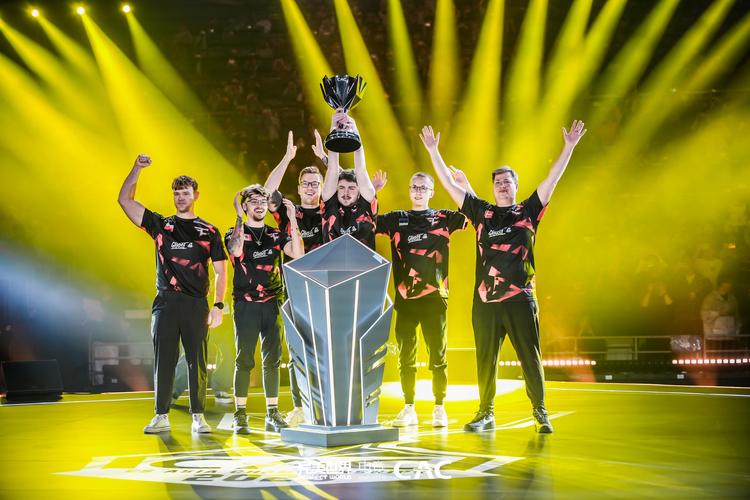 电竞比分EliGE：我不认为s1mple打完这次比赛后就会说“不想打了”